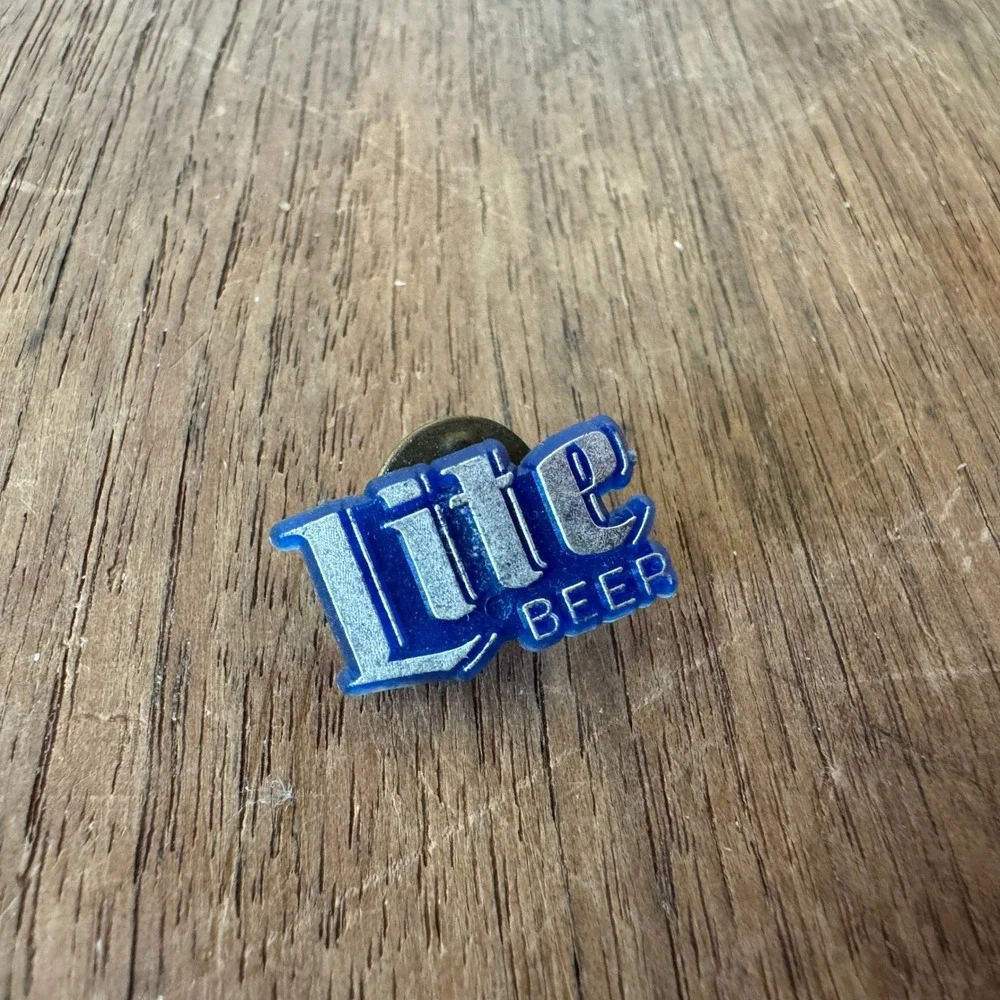 Vintage Miller Lite‎ Plastic Blue Silver Lapel Hat Pin Brooch